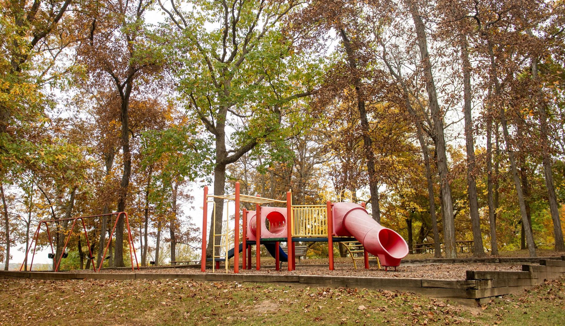 Battle of Athens, Fall, Structure, Playground