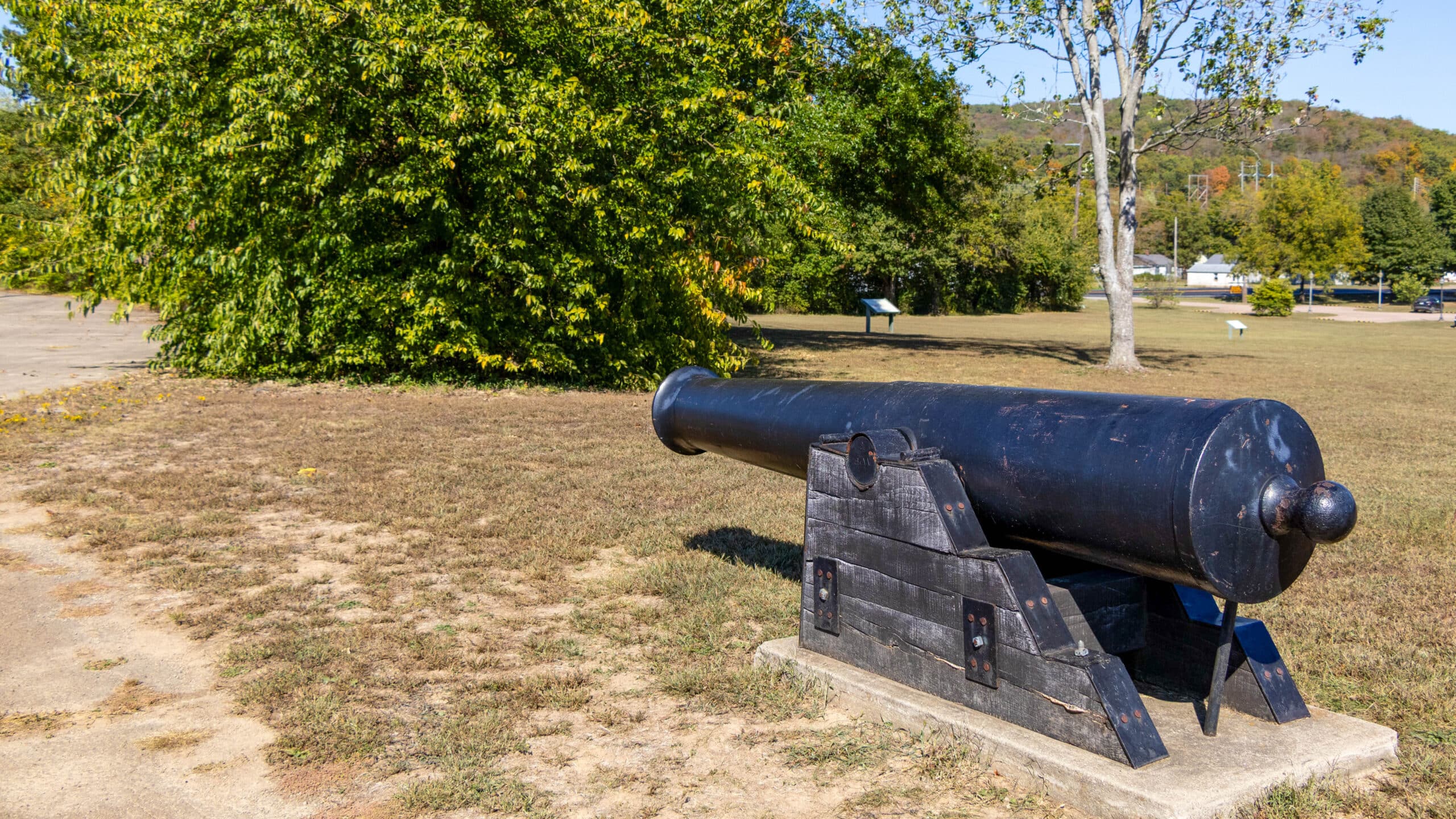 Battle of Pilot Knob, Fall, Structure, Cannon