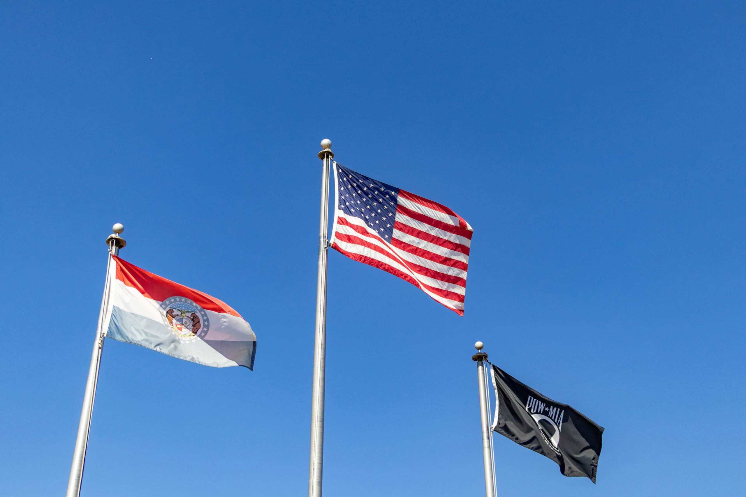 Battle of Pilot Knob, Fall, Structure, Flags
