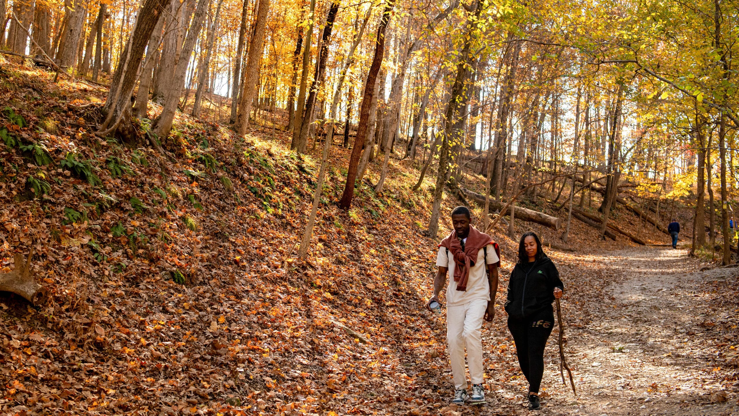 Castlewood, Fall, Hiking, Hikers on Trail