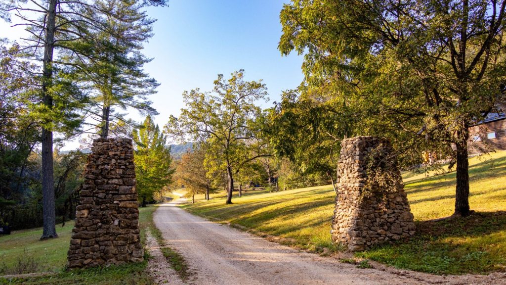 Current River, Fall, Structure, Rock Entrance Current River, Fall, Structure, Rock Entrance