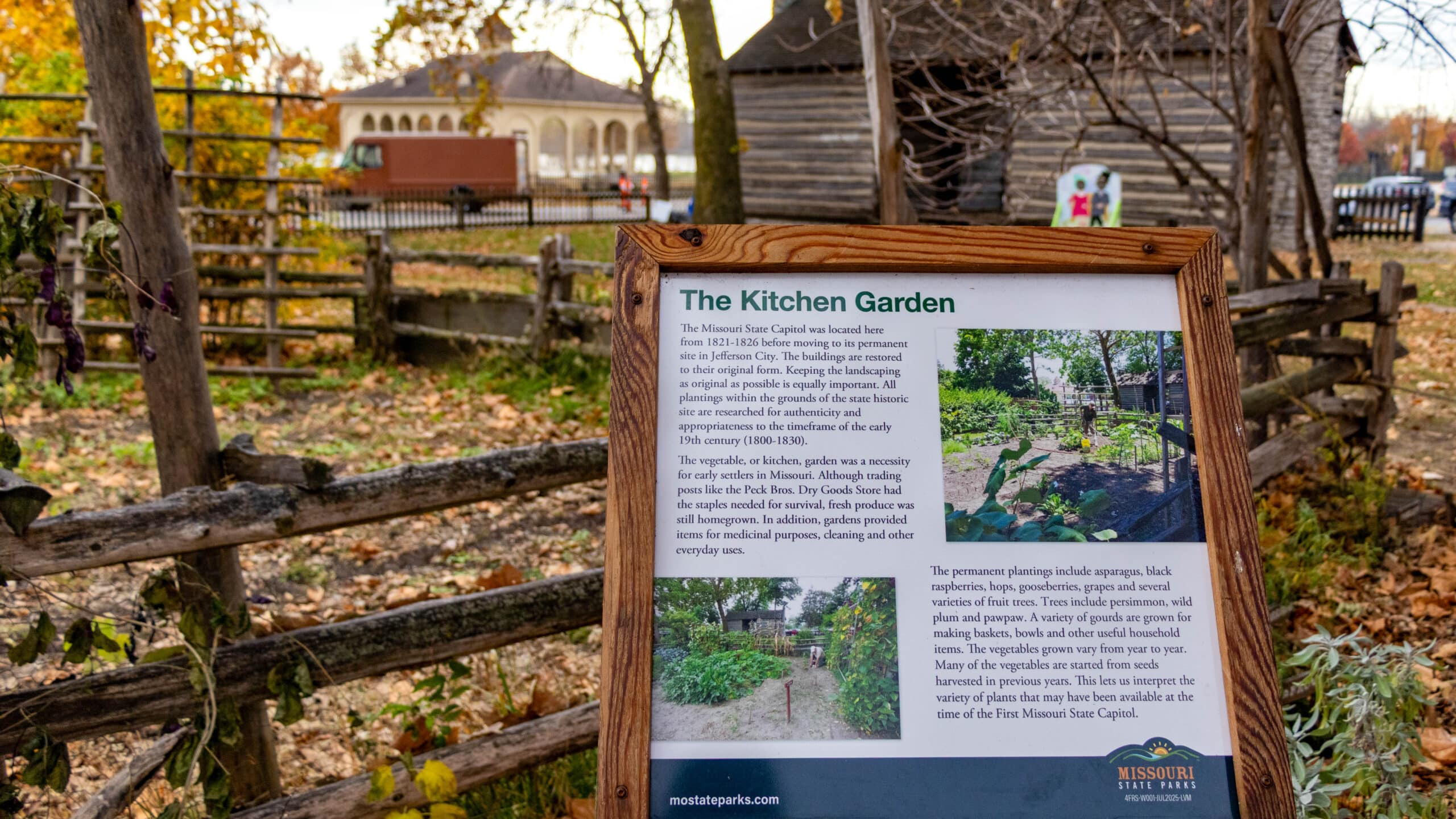 First Missouri State Capitol, Fall, Structure, Garden Informational Sign