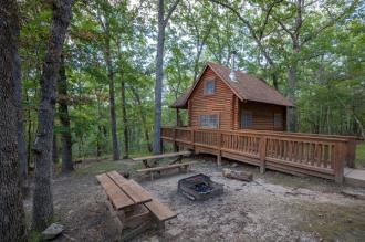 Lake of the Ozarks, Outpost Cabins