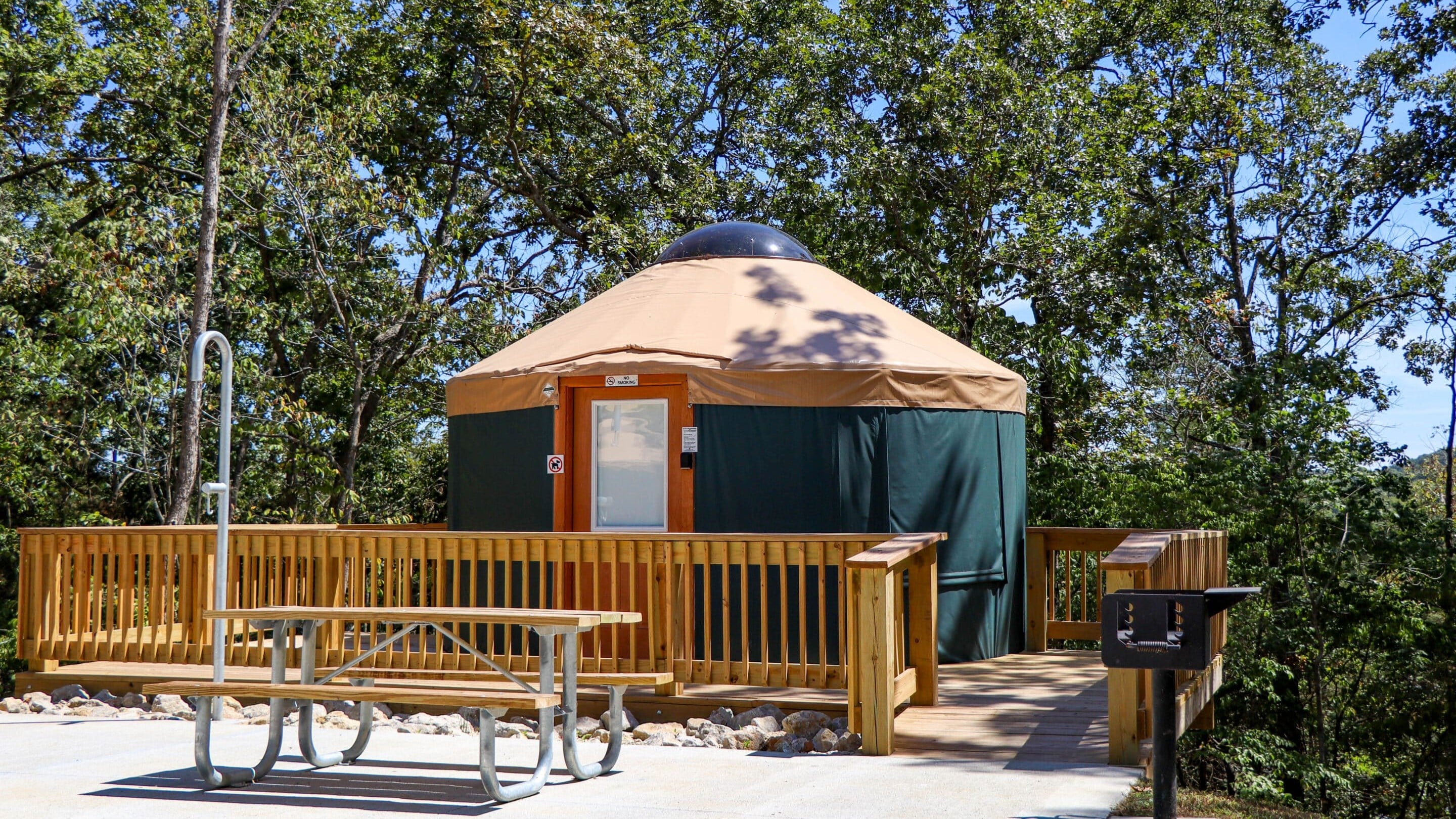 Lake-of-the-Ozarks-Fall-Amenities-Yurt