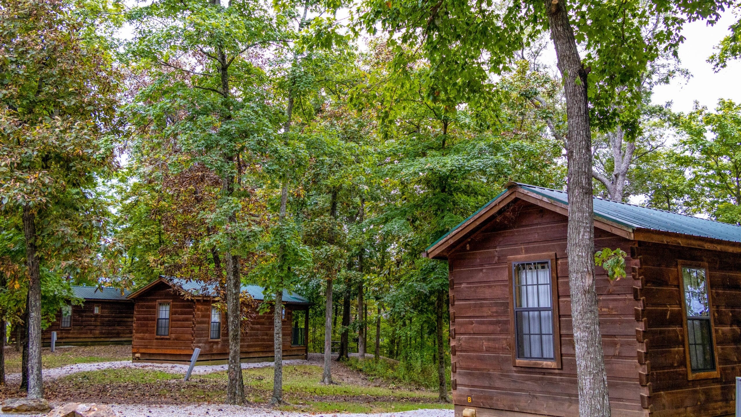 Mark-Twain-Fall-Amenities-Cabins